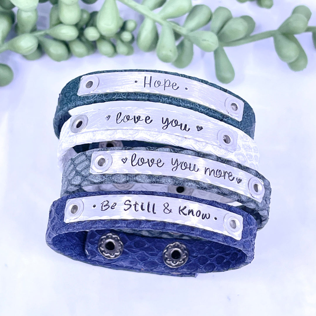 Teenager leather bracelet to personalize online - Petits Tresors